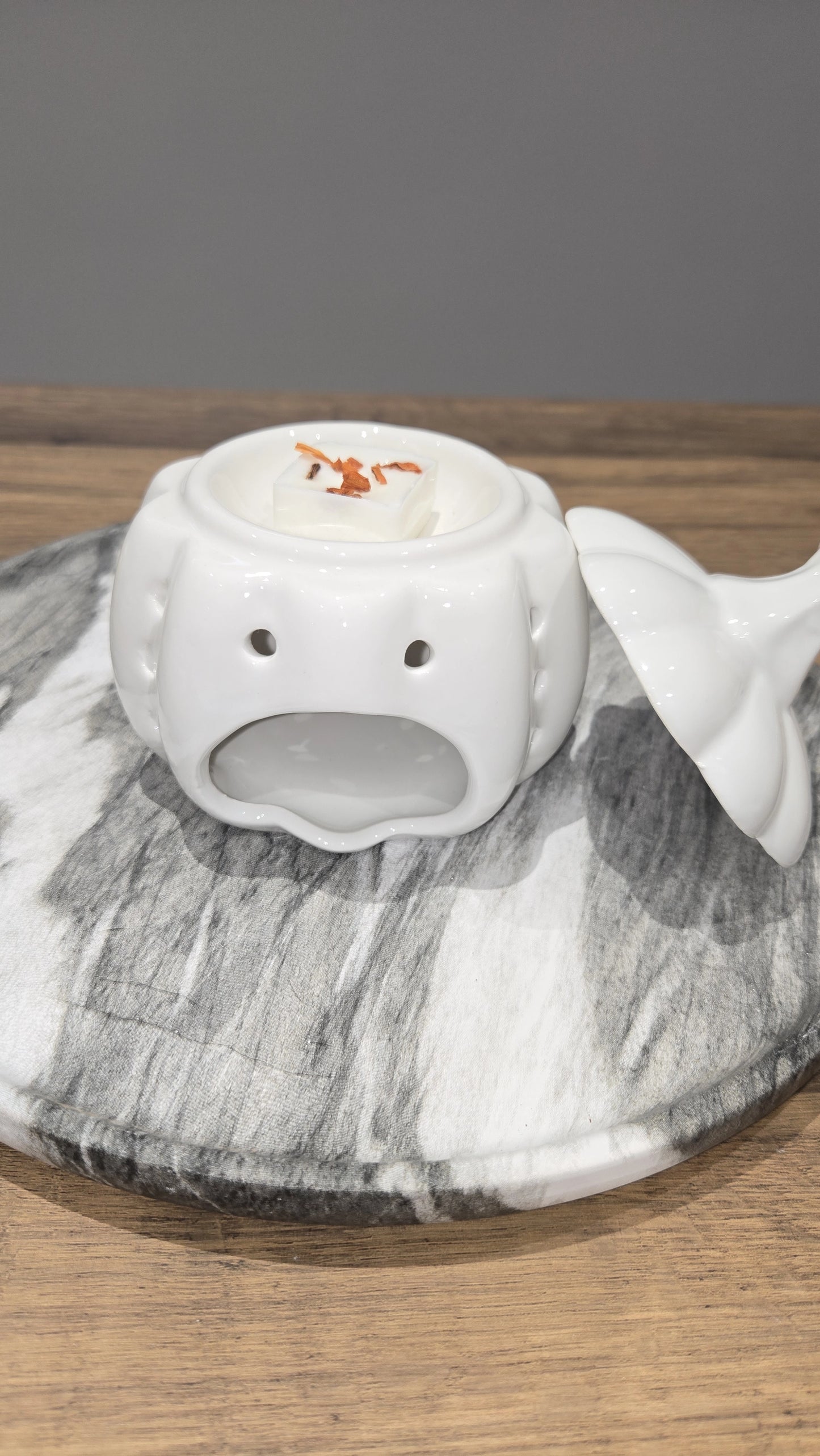 White Ceramic Pumpkin Fragrance Burner for Oils & Wax Melts - Autumn Home Fragrance